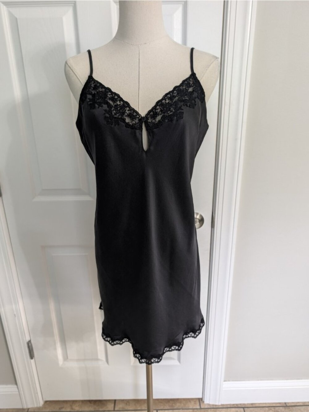 Vintage Victoria's Secret Silk Chemise Slip Y2K Black Lace Low Back Sz M